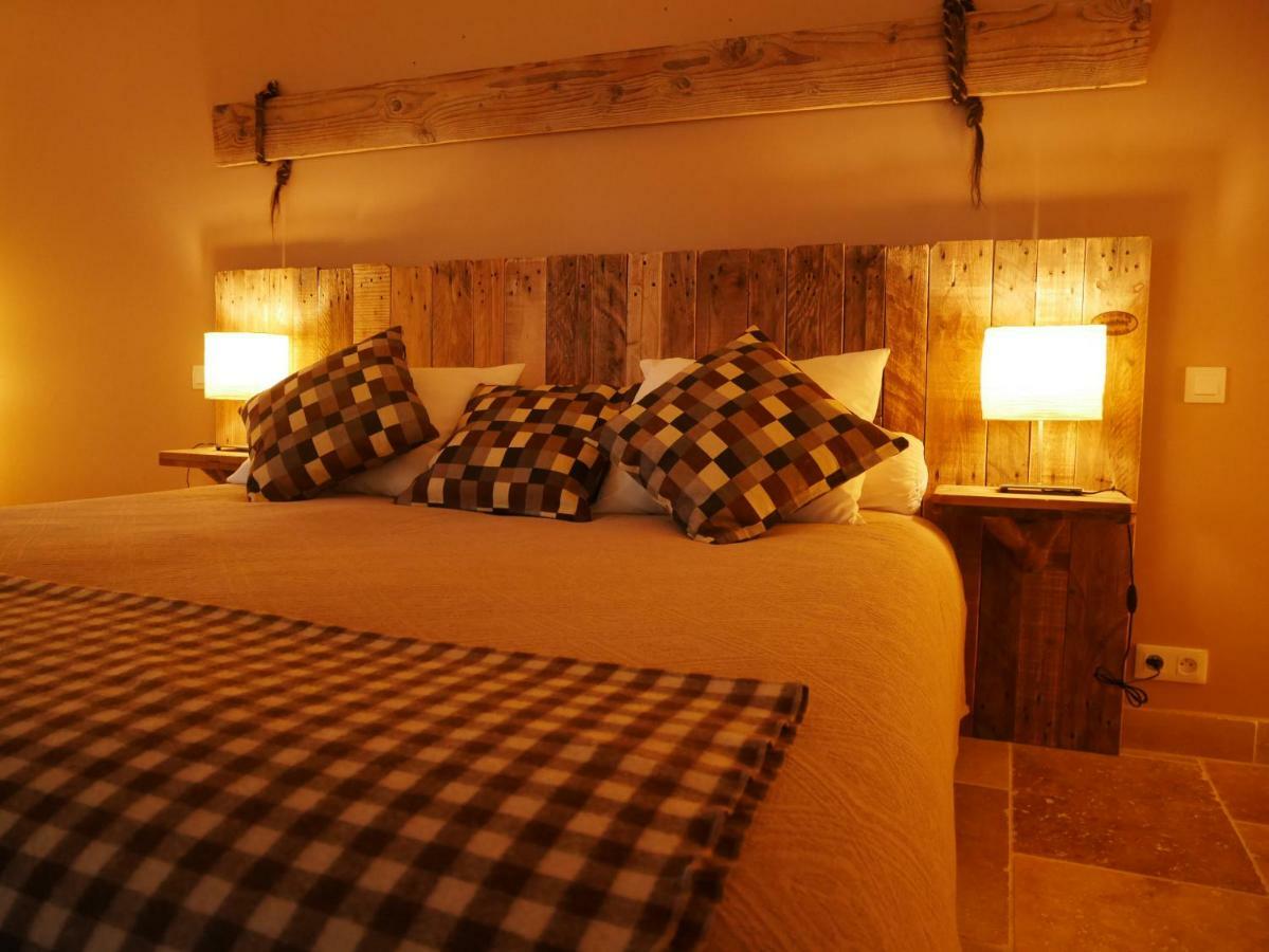 Mas Du Grand Bordes Bed and Breakfast Saint-Laurent-dʼAigouze Zewnętrze zdjęcie