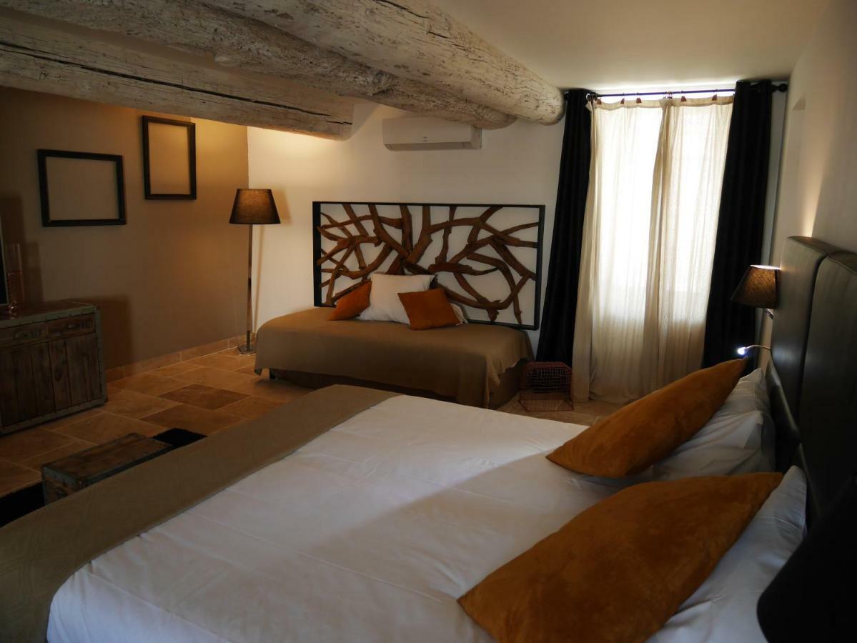 Mas Du Grand Bordes Bed and Breakfast Saint-Laurent-dʼAigouze Zewnętrze zdjęcie